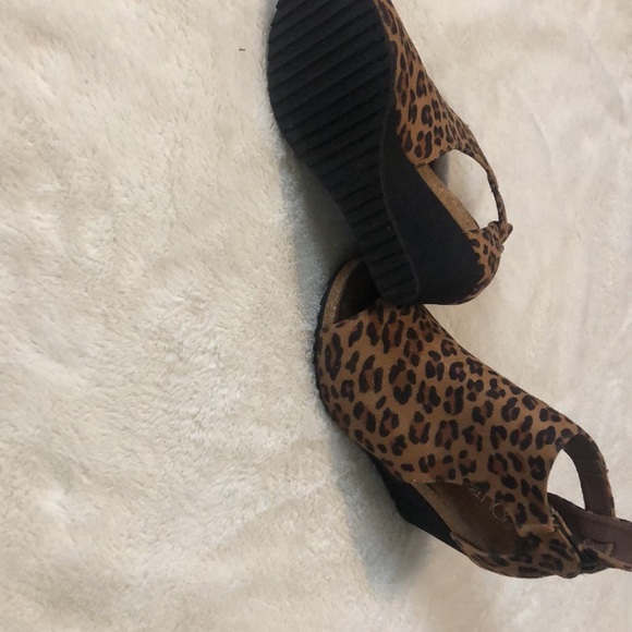 Cheetah print shoes - Picture 4 of 5